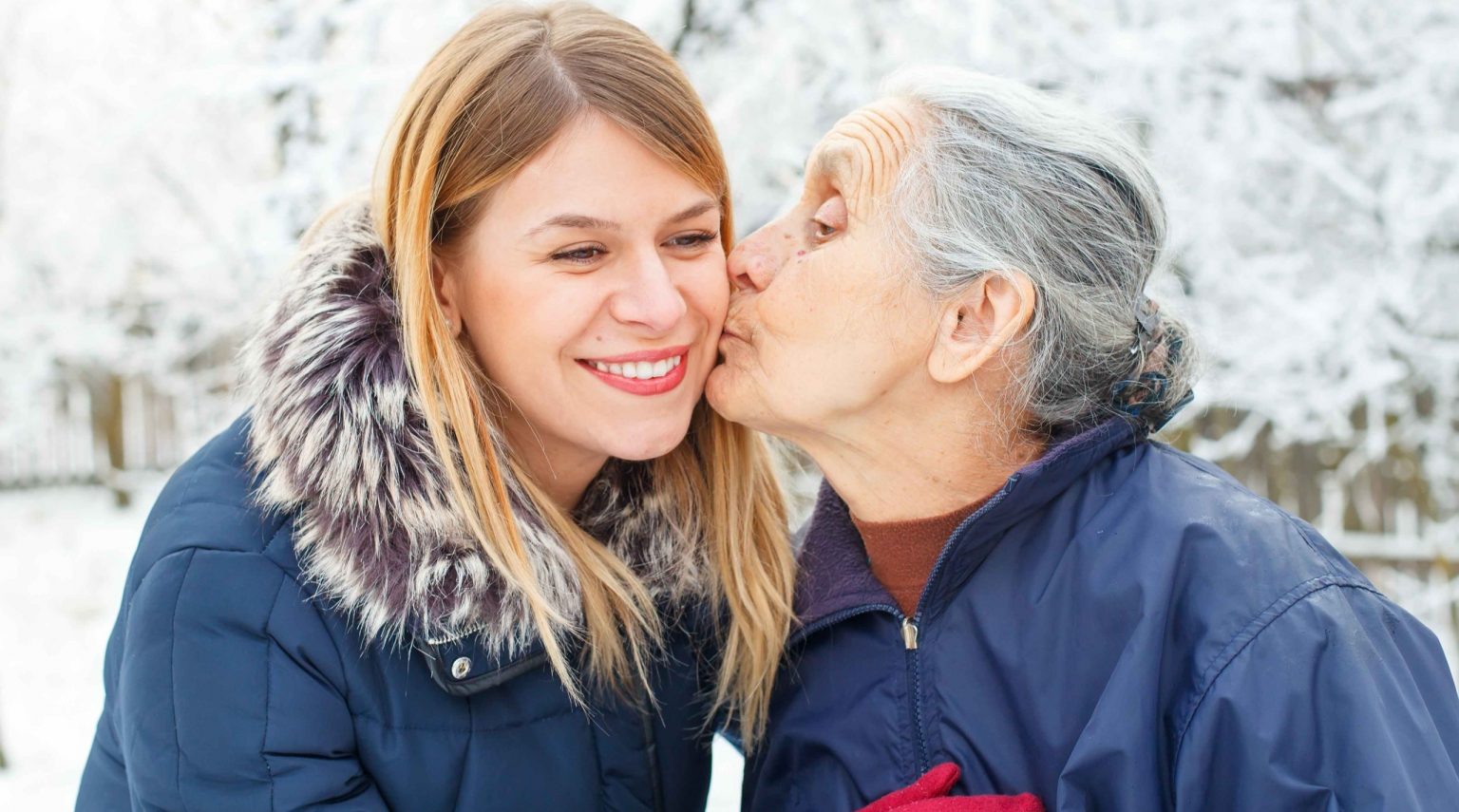 Freddo e Alzheimer, come affrontare l’inverno con una persona affetta da demenza