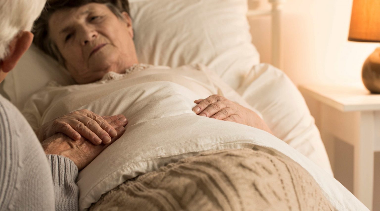 Cosa fare quando un malato di Alzheimer non dorme