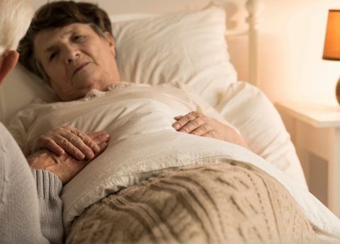 Cosa fare quando un malato di Alzheimer non dorme