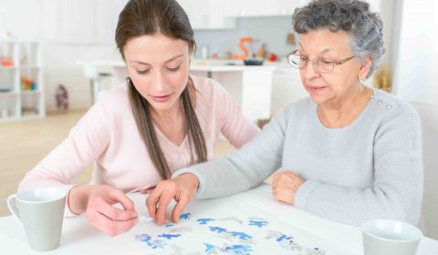 Alzheimer e associazioni: quali sono e che servizi offrono?