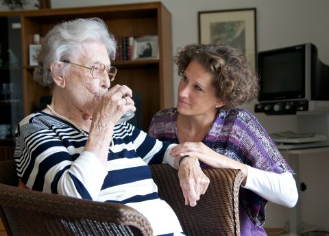 Alzheimer e allucinazioni, cosa fare quando si manifestano?