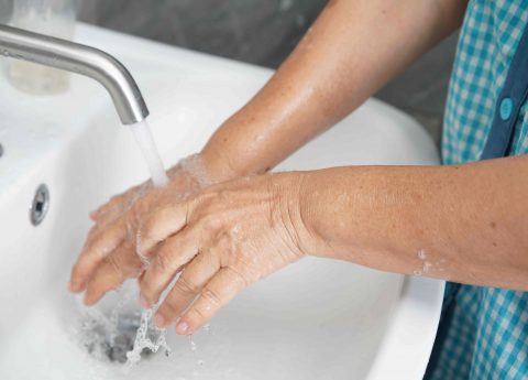 Alzheimer e incontinenza: cause e soluzioni