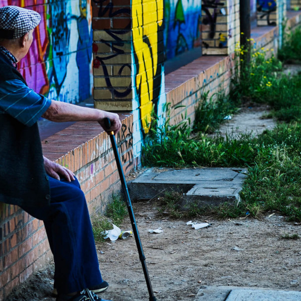 Ginocchia anziani: come mantenerle in salute