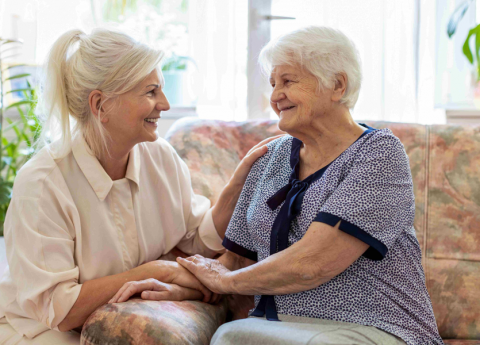 Come creare una buona relazione di cura tra operatori e persone affette da Alzheimer