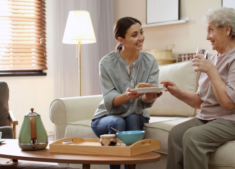 Soggiorni estivi per anziani in RSA: benessere per gli ospiti e tranquillità per i caregiver