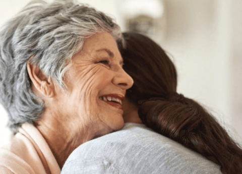 Gli abbracci di Korian contro il maltrattamento