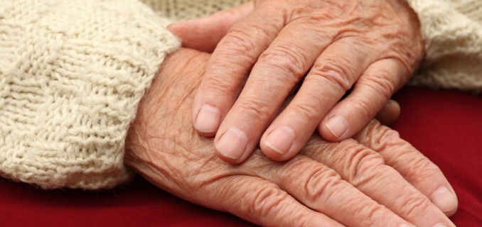 Artrite psoriasica. Come curare la malattia e assistere l'anziano