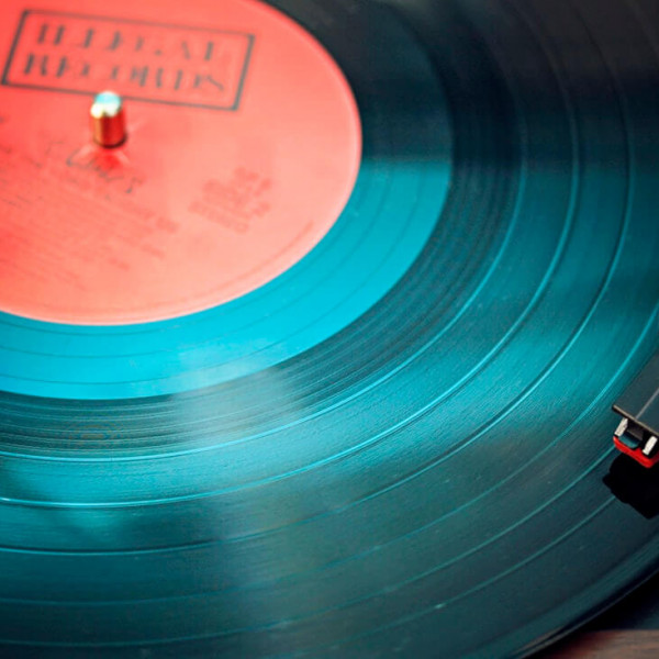 “Il Cantautore e noi” nella RSSA Villa Giovanna