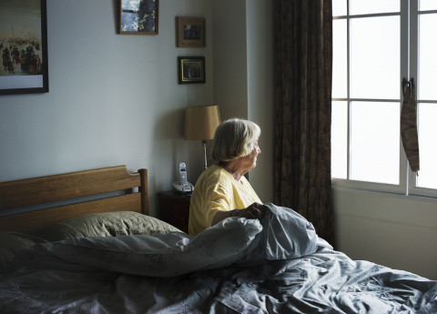 La cura degli anziani tra diritti e burocrazia