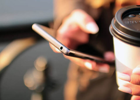 Dolori cervicali da smartphone e text neck