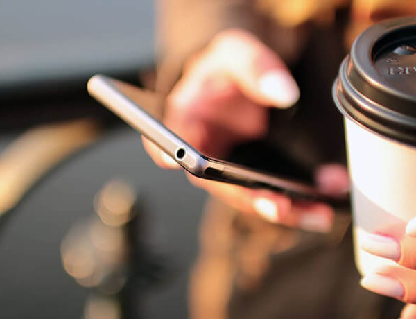 Dolori cervicali da smartphone e text neck