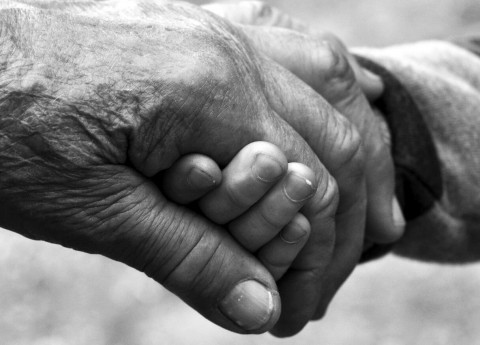 La scienza ha allungato la vita. Prendersi cura della vecchiaia