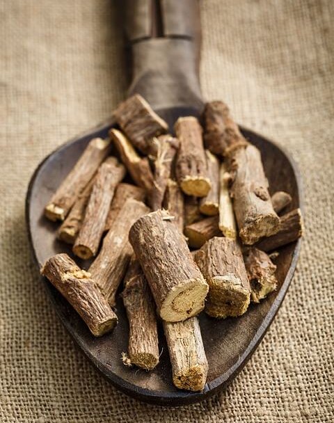 rimedi naturali mal di gola anziani liquirizia