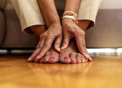 Rimedi piedi gonfi: alleviare il dolore senza sottovalutare il problema