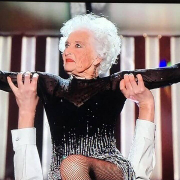 Chi è la “vecchia che balla” con lo Stato Sociale a Sanremo 2018?