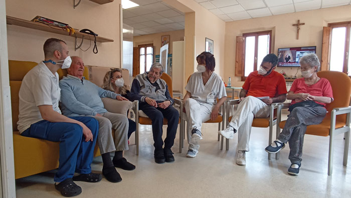 Cultura, passione e saggezza alle lezioni del Prof. Di Marco, Ospite della RSA Frate Sole