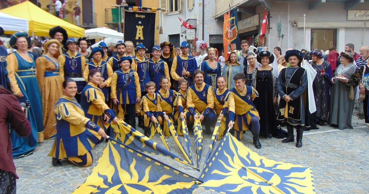 Collegio San Filippo Neri <br> Gli sbandieratori in RSA