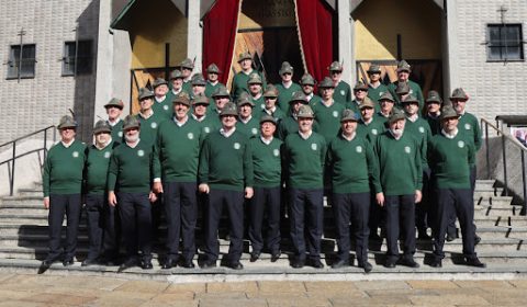 Santa Giulia e Chiara <br> Gli Alpini in…Coro