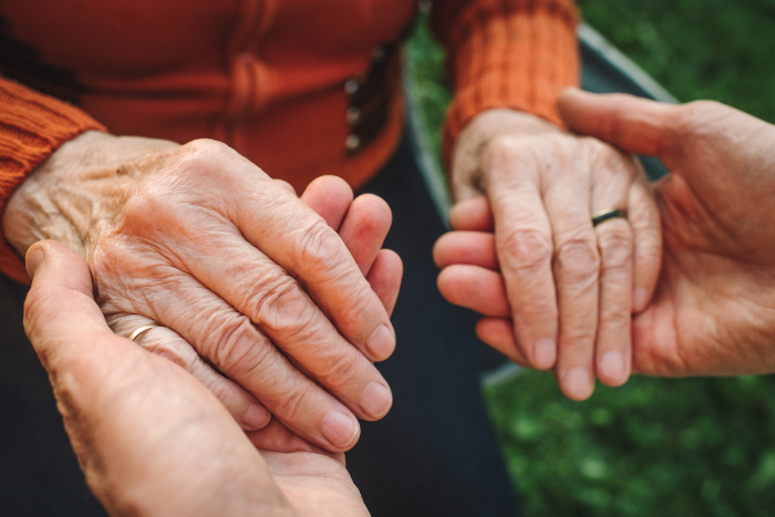 Wandering che cos’è e come lo si affronta con gli anziani?
