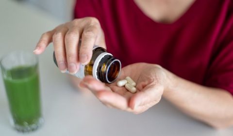 Integratori per anziani over 80: alimentare il corpo per migliorare il proprio equilibrio